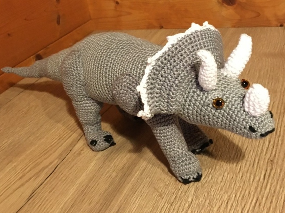 Handarbeiten Foto Häkelanleitung Sparset Dinosaurier Triceratops