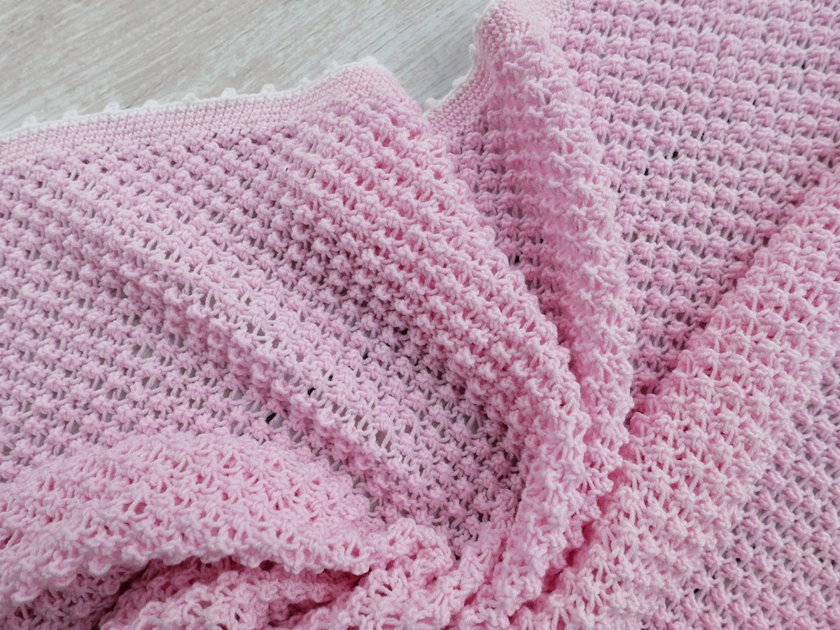 Blog-Inhaltsbild für 'Gratis Strickanleitung Decke im Röschenmuster'