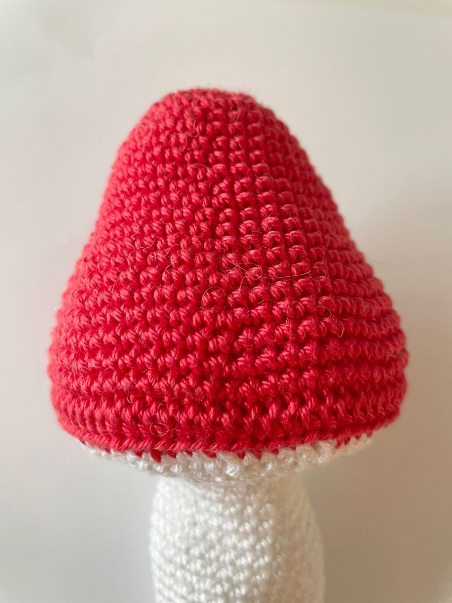 Blog-Inhaltsbild für 'Kostenlose Häkelanleitung für ein niedliches Pilzhaus'