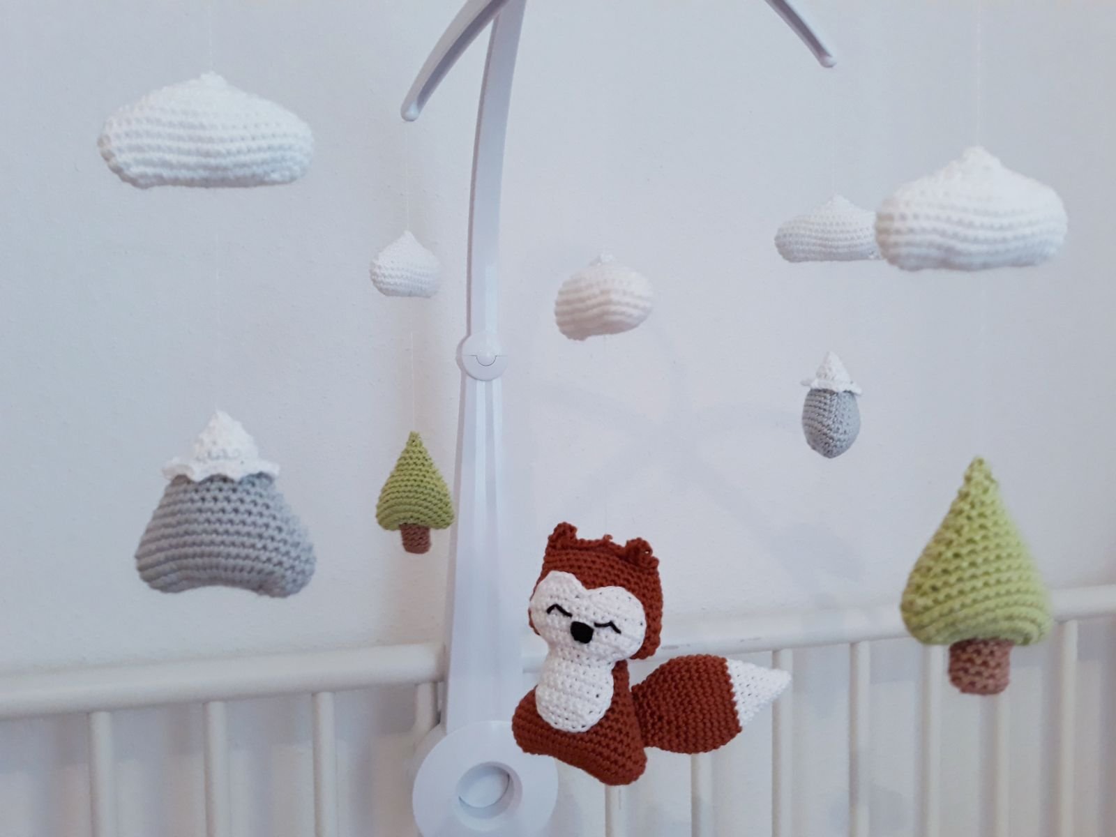 Blog-Inhaltsbild für 'Fuchsmobilé, kostenlose Häkelanleitung von Wolldiamant'