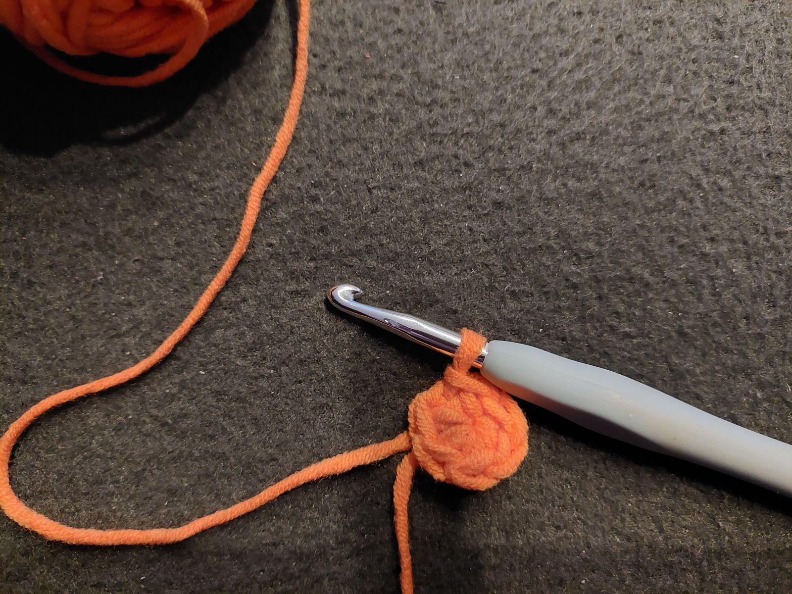 Blog-Inhaltsbild für 'Kostenlose Häkelanleitung Giraffe, Omas Valentinchen!'