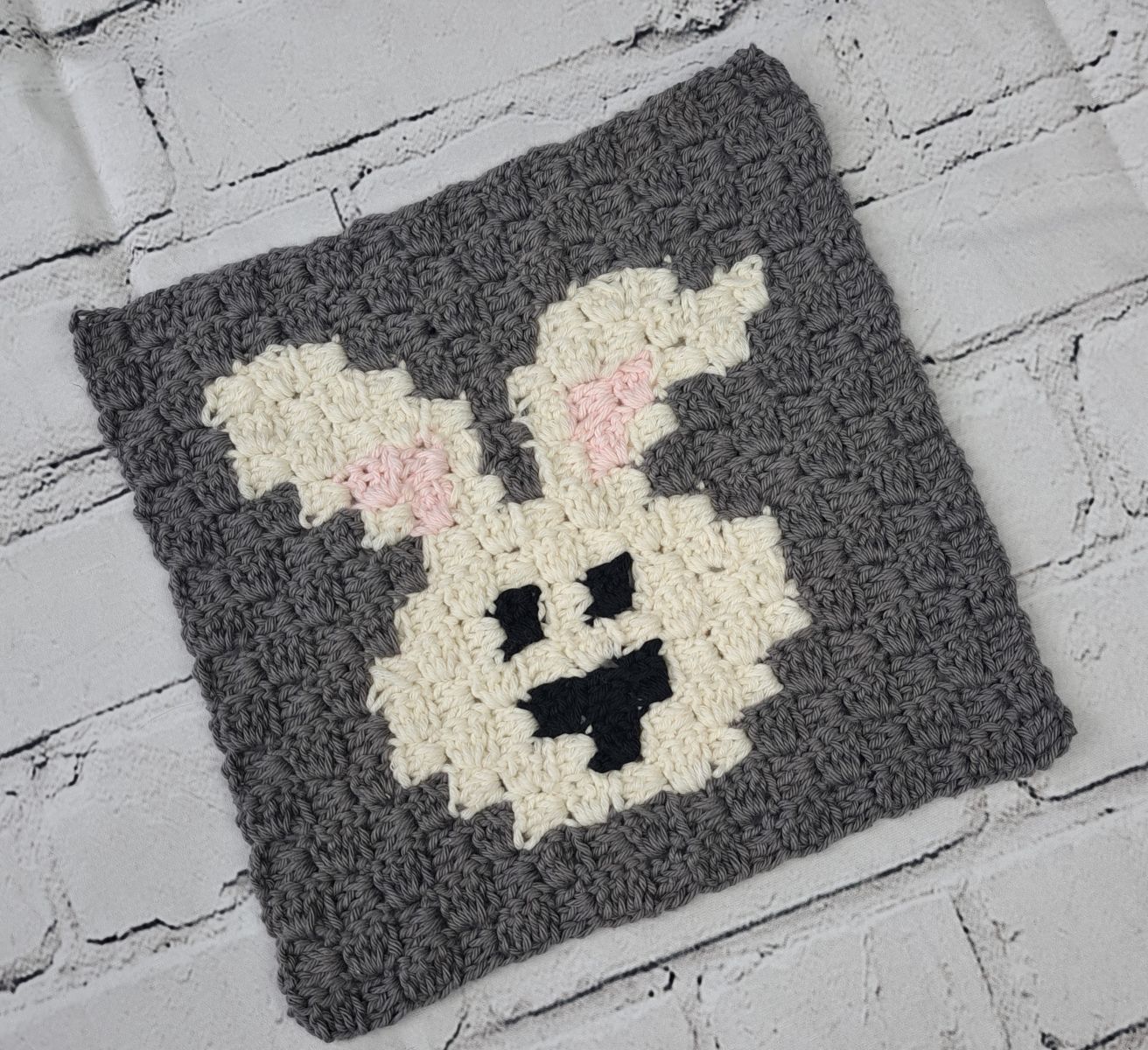 Blog content image for 'Free C2C Crochet Pattern for an Easter bunny'