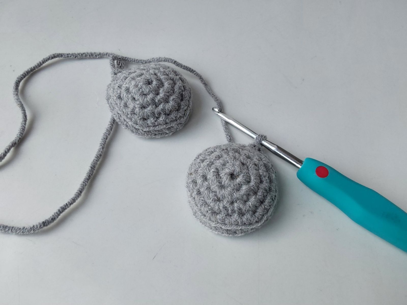 Blog-Inhaltsbild für 'Free Crochet Pattern for Elephant Amigurumi'