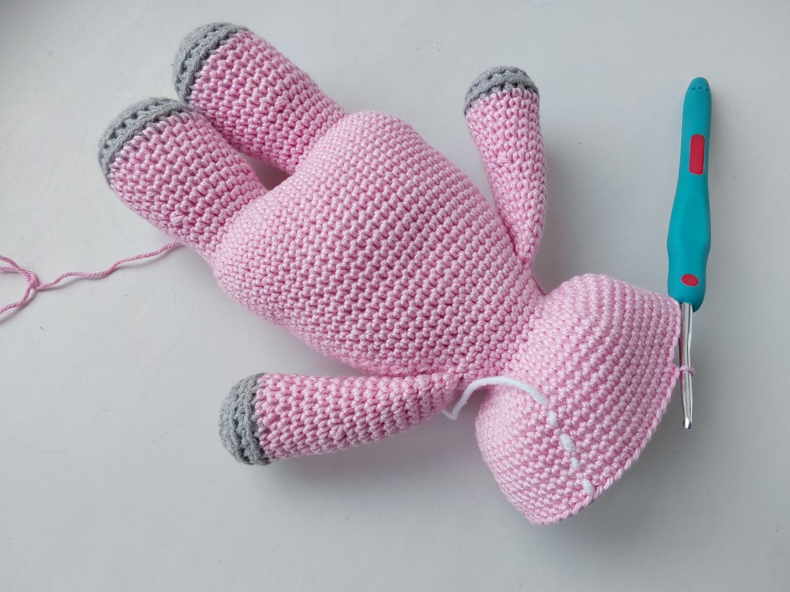 Blog-Inhaltsbild für 'Free Crochet Pattern for Elephant Amigurumi'