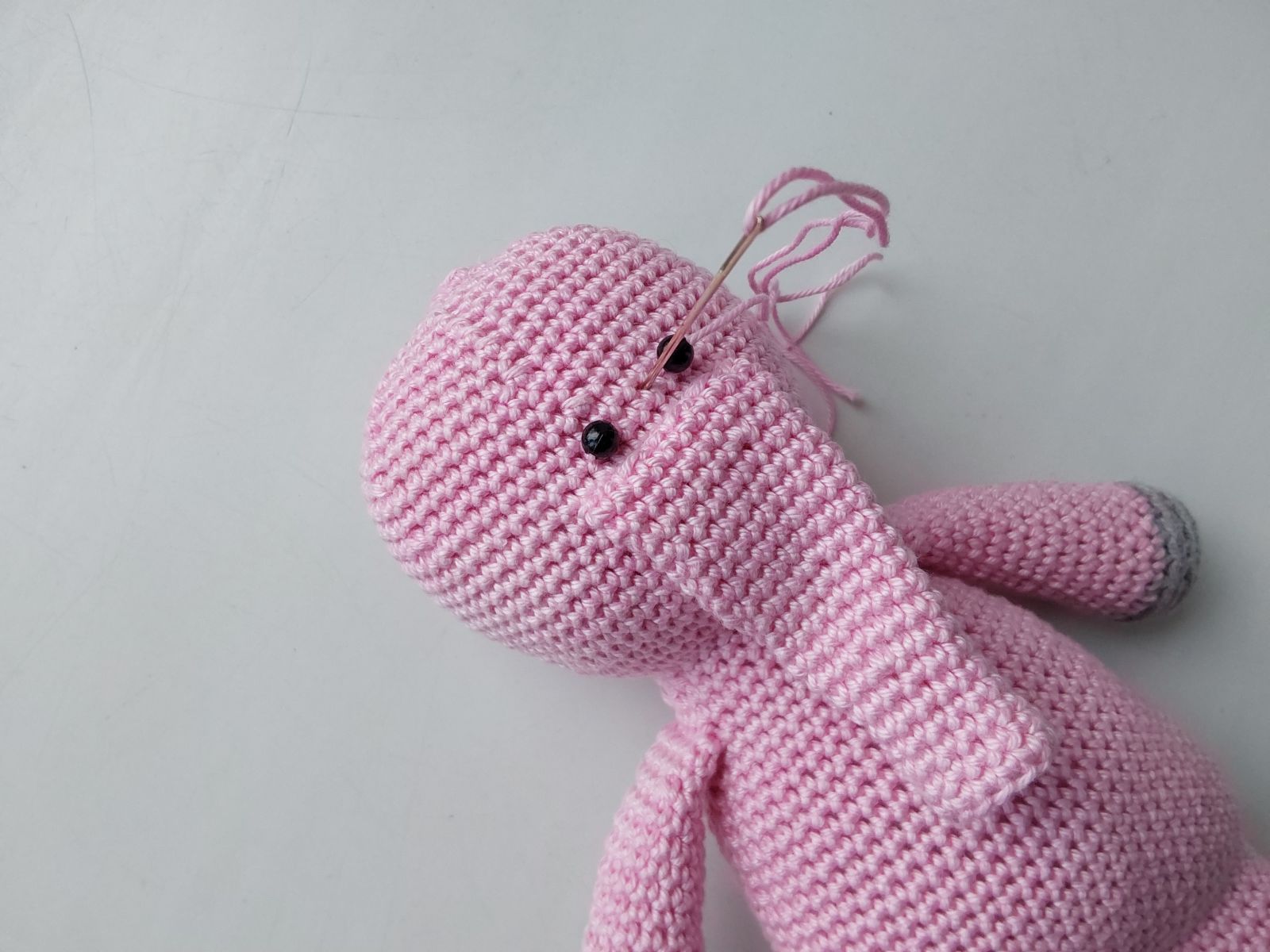 Blog-Inhaltsbild für 'Free Crochet Pattern for Elephant Amigurumi'