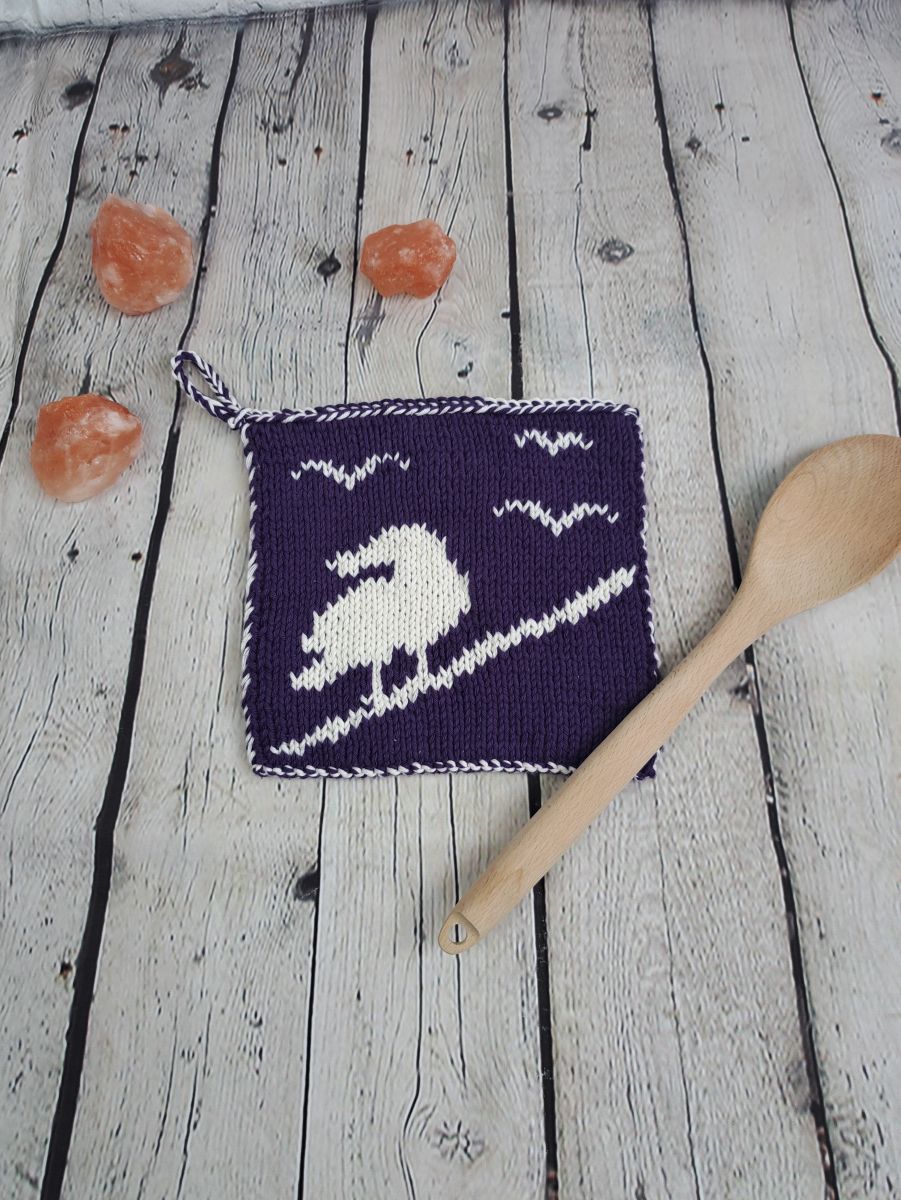 Blog content image for 'Free Knitting Pattern Bird Potholder in Double Knitting Technik'