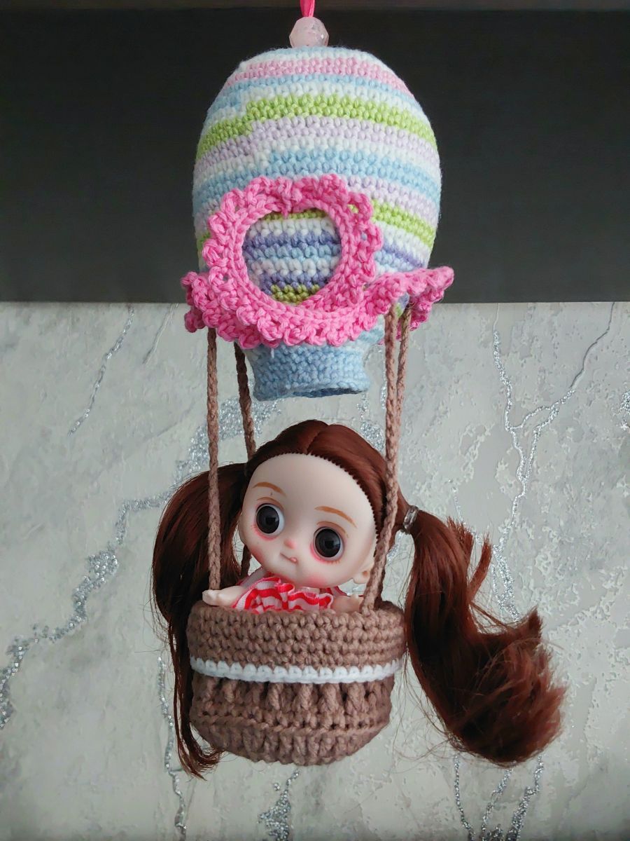 Blog content image for 'Hot Air Balloon Free Crochet Pattern'