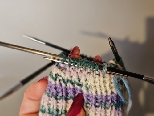 Blog content image for 'Kostenlose Strickanleitung für zwei Eierwärmer'