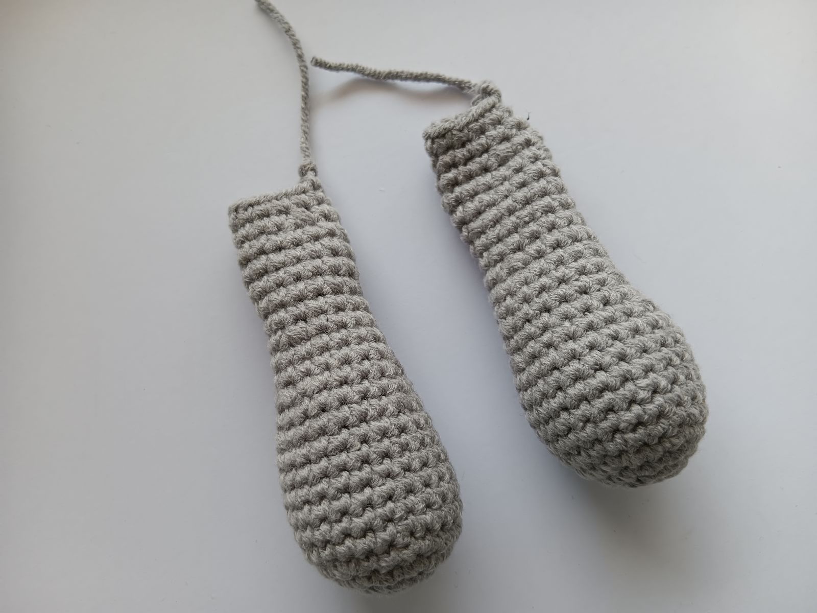 Blog-Inhaltsbild für 'Frosch mit Beuteltasche häkeln. Kostenlose Häkelanleitung'