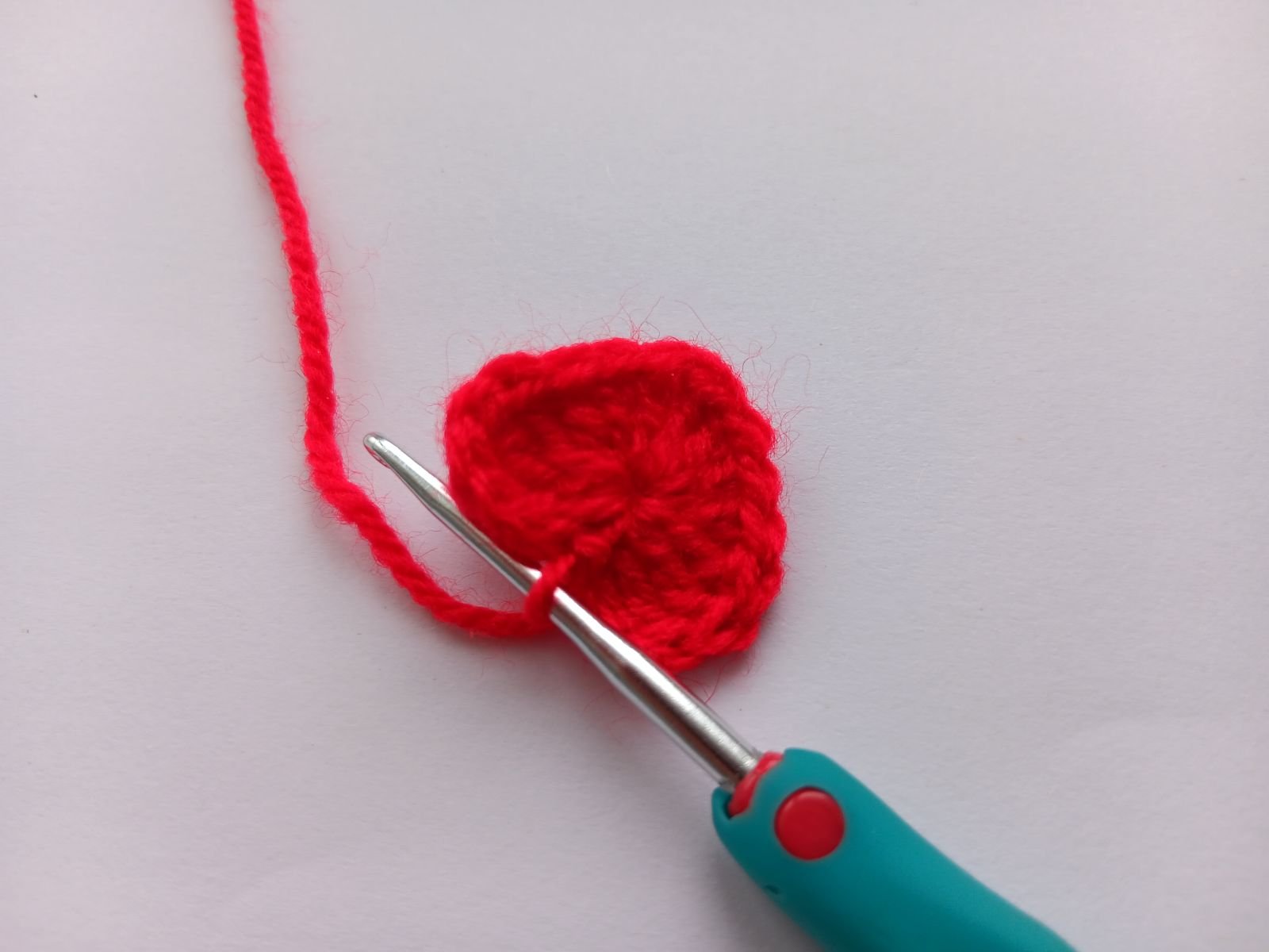 Blog-Inhaltsbild für 'Kostenlose Strickanleitung für Puppenmütze und Schal'