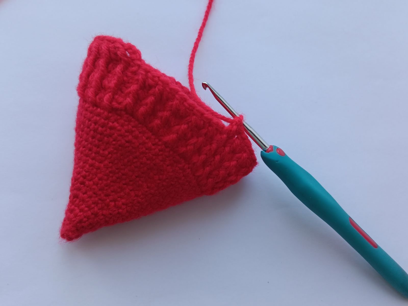 Blog-Inhaltsbild für 'Pilzpuppe häkeln. Kostenlose Häkelanleitung für Fliegenpilzpuppe'