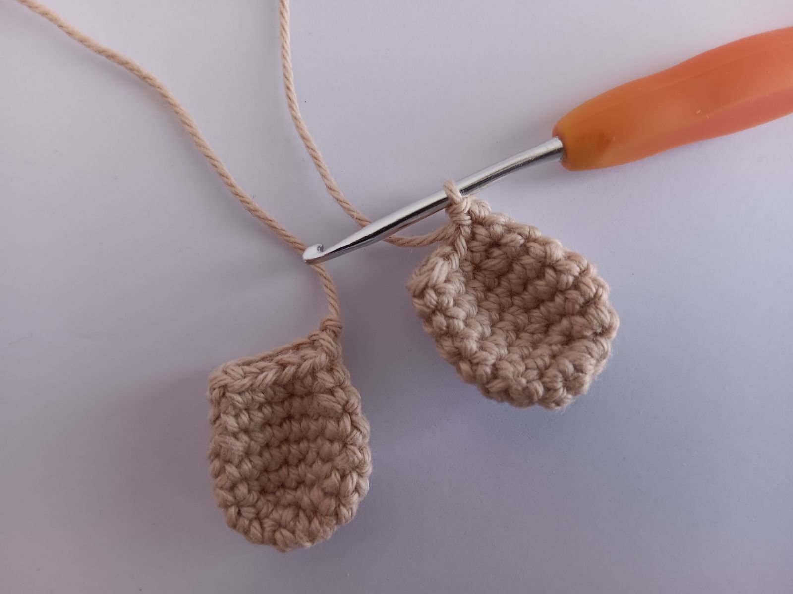 Blog-Inhaltsbild für 'Schaf häkeln. Kostenlose Häkelanleitung'