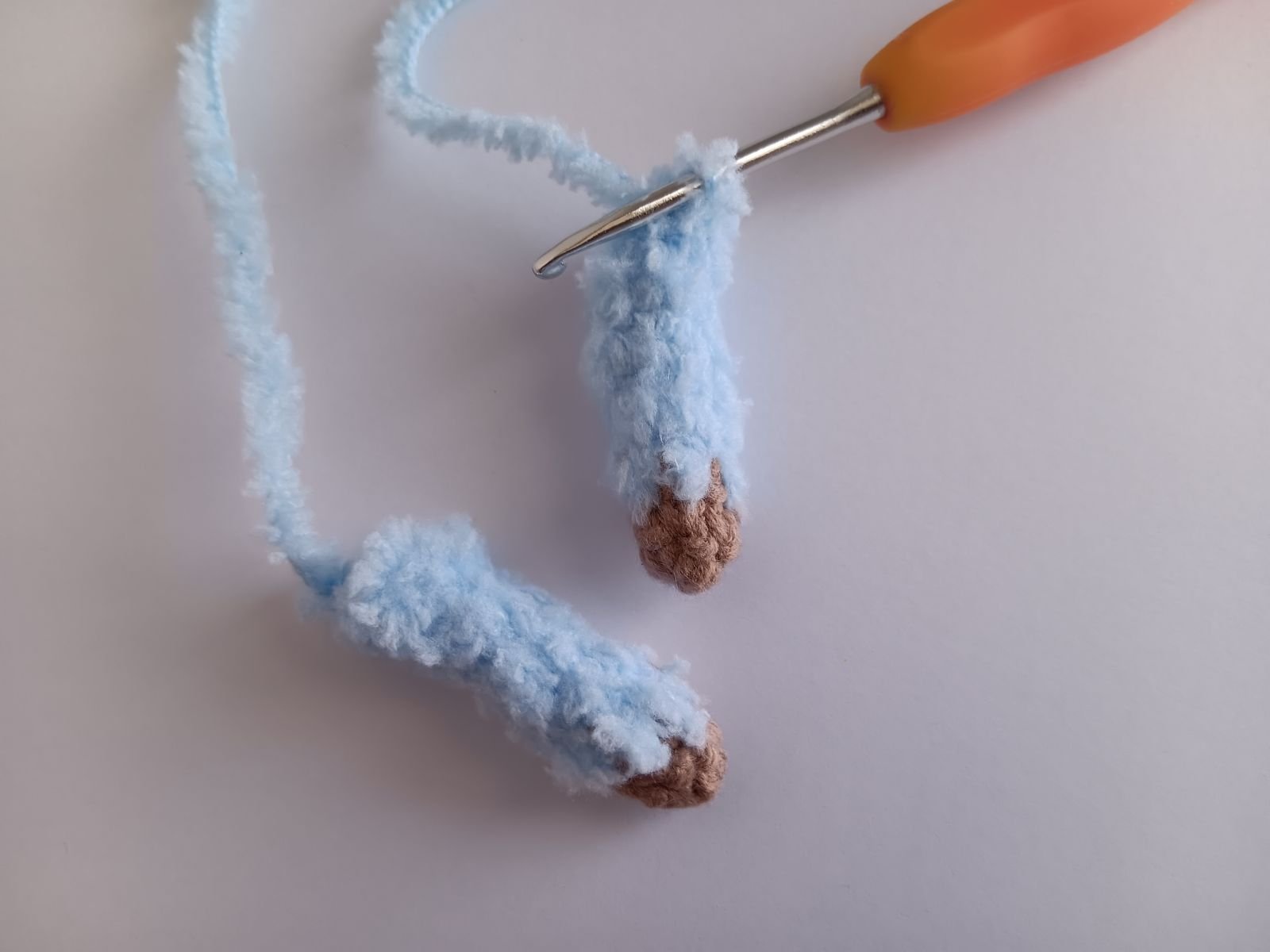 Blog-Inhaltsbild für 'Schaf häkeln. Kostenlose Häkelanleitung'