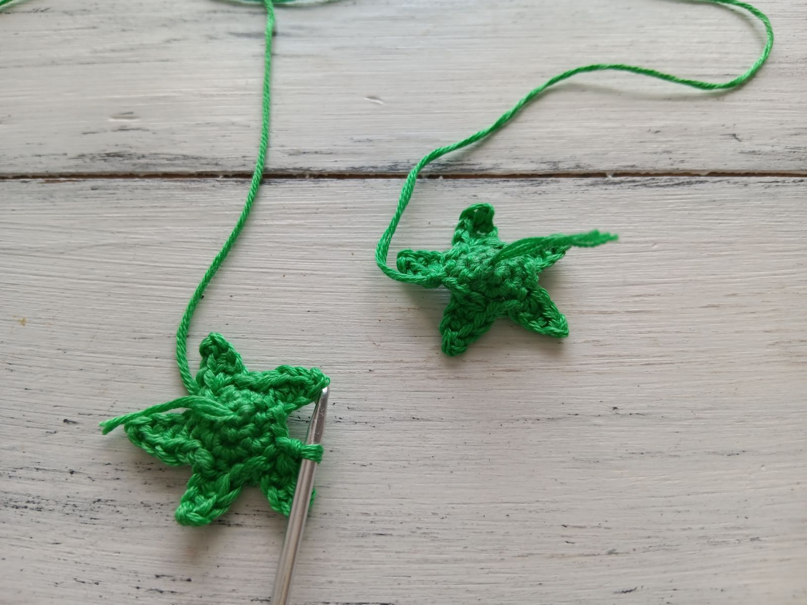 Blog-Inhaltsbild für 'Puppentasche häkeln. Kostenlose Anleitung für Erdbeertasche.'