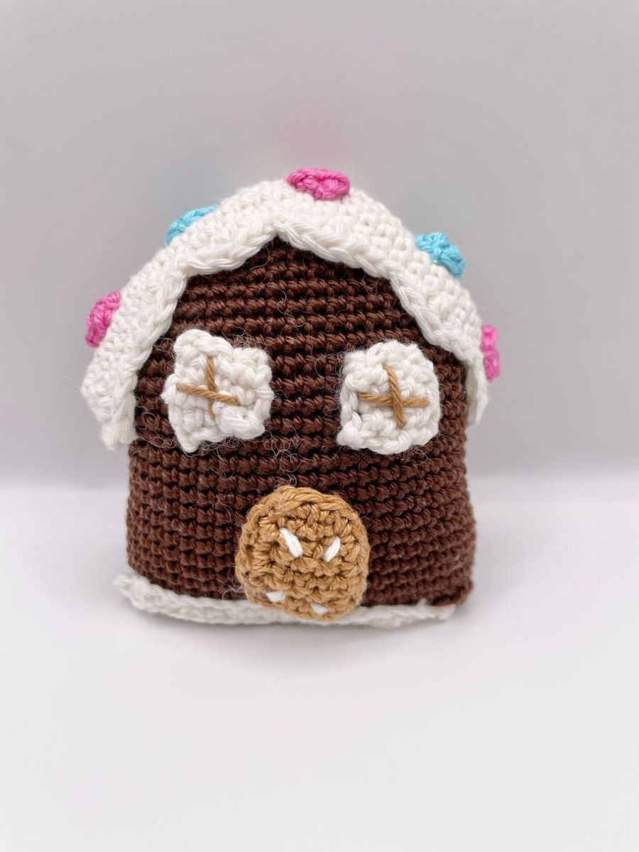 Blog-Inhaltsbild für 'Einsteigerfreundliche Amigurumi-Anleitung: Süßes Lebkuchenhaus selbst gemacht'