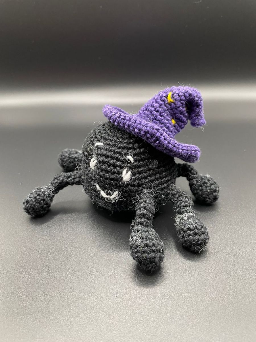 Blog-Inhaltsbild für 'Schritt-für-Schritt Anleitung: Dein erstes Halloween Amigurumi häkeln'