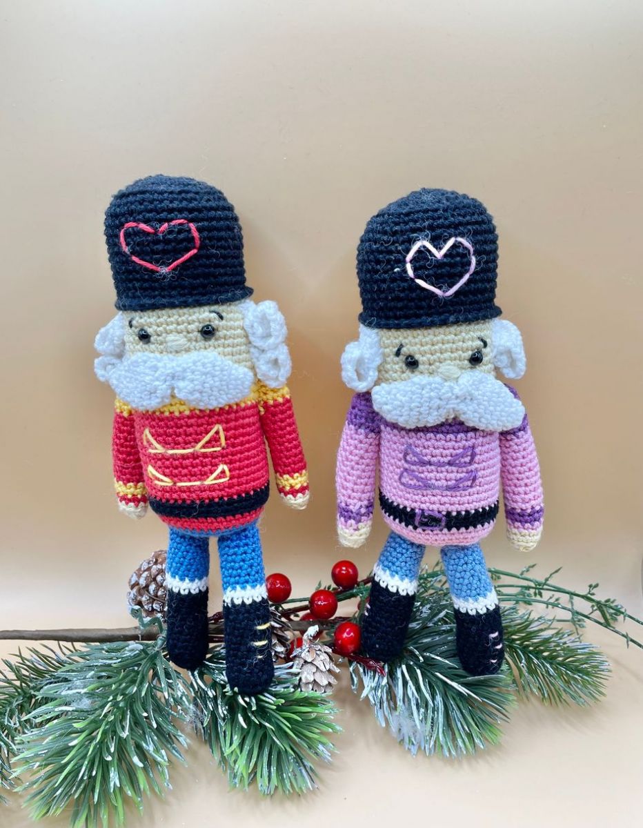 Blog-Inhaltsbild für 'Häkeln für Anfänger: Amigurumi-Nussknacker mit kostenloser Anleitung'