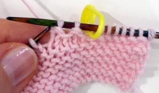 Blog-Inhaltsbild für 'Babydecke "Little Princess" für den Sommer - Gratis Strickanleitung'