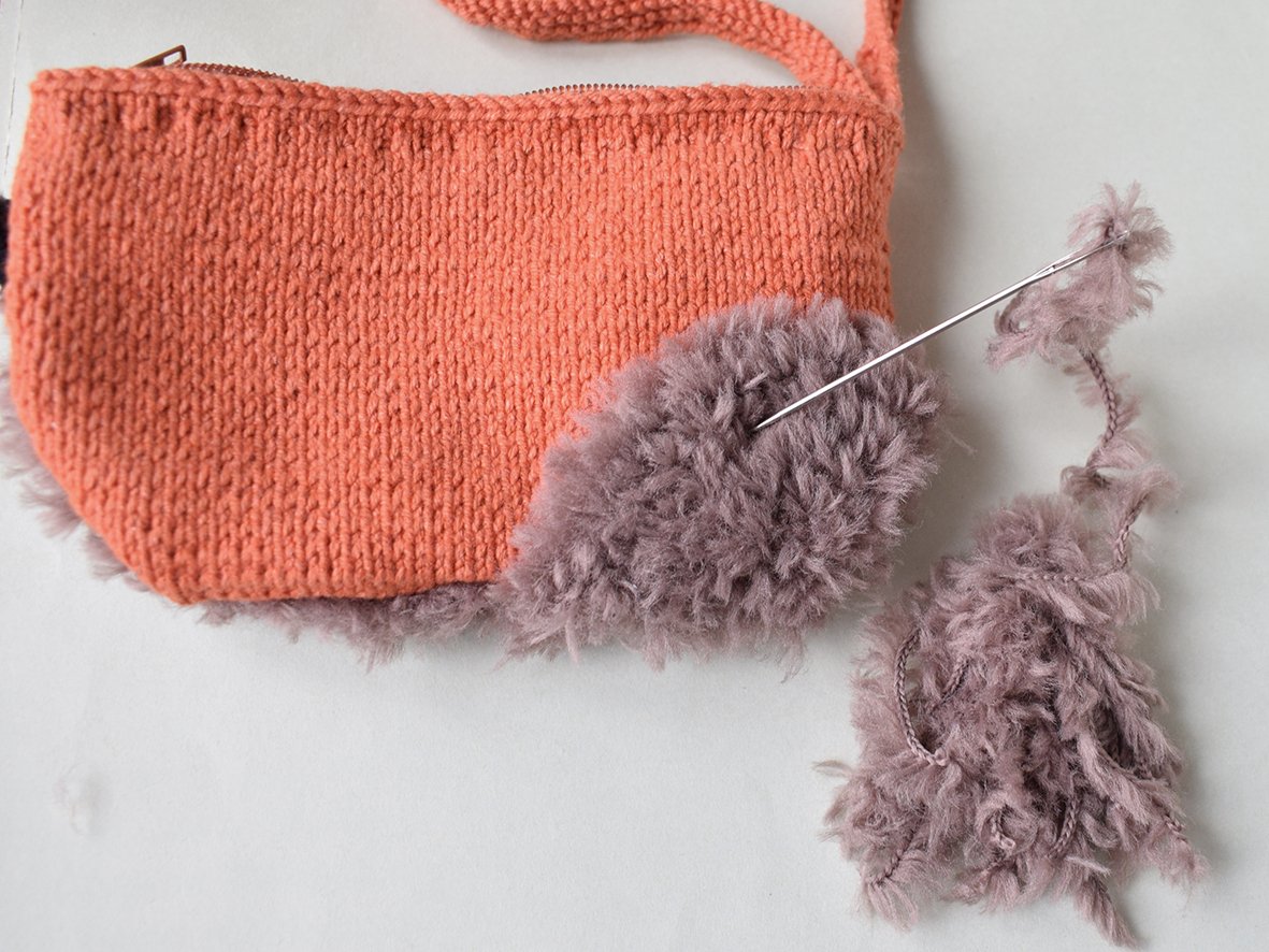 Blog content image for 'Purse « dog ». 2 in 1 - crochet + knitting'