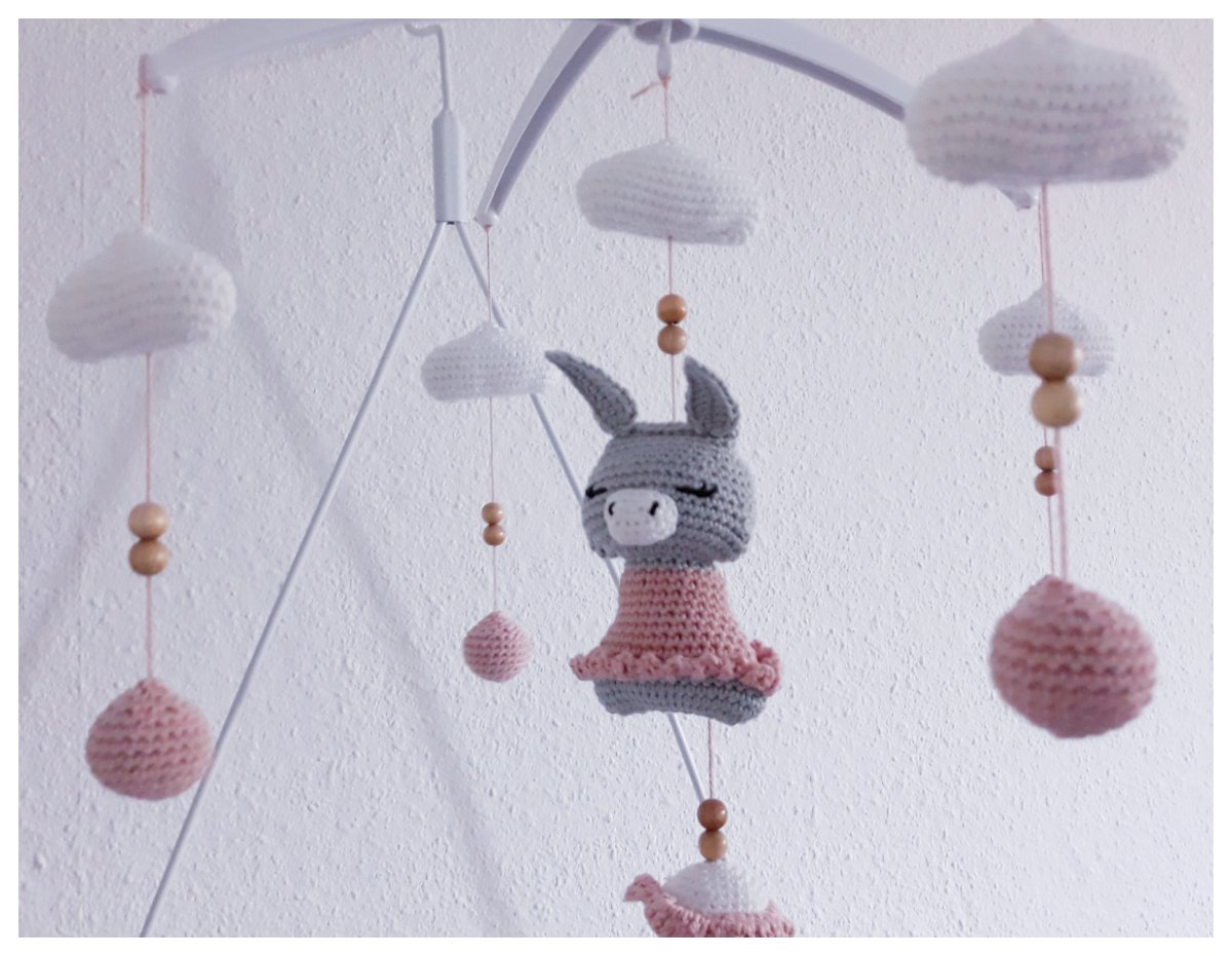 Blog-Inhaltsbild für 'Eselmobilé Bella, kostenlose Häkelanleitung von Wolldiamant'