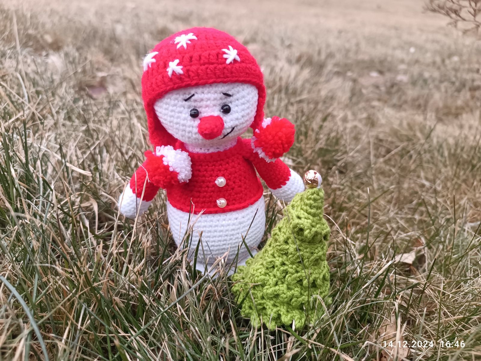 Blog-Inhaltsbild für 'Weihnachtsdeko häkeln. Kostenlose Häkelanleitung für Schneemann'