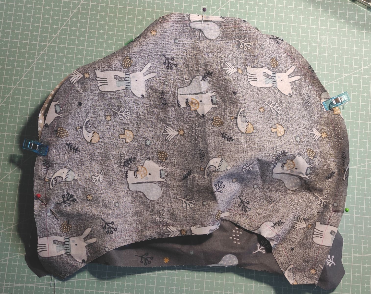 Blog content image for 'Free sewing instructions with pattern for a wedge cushion / pregnancy cushion'