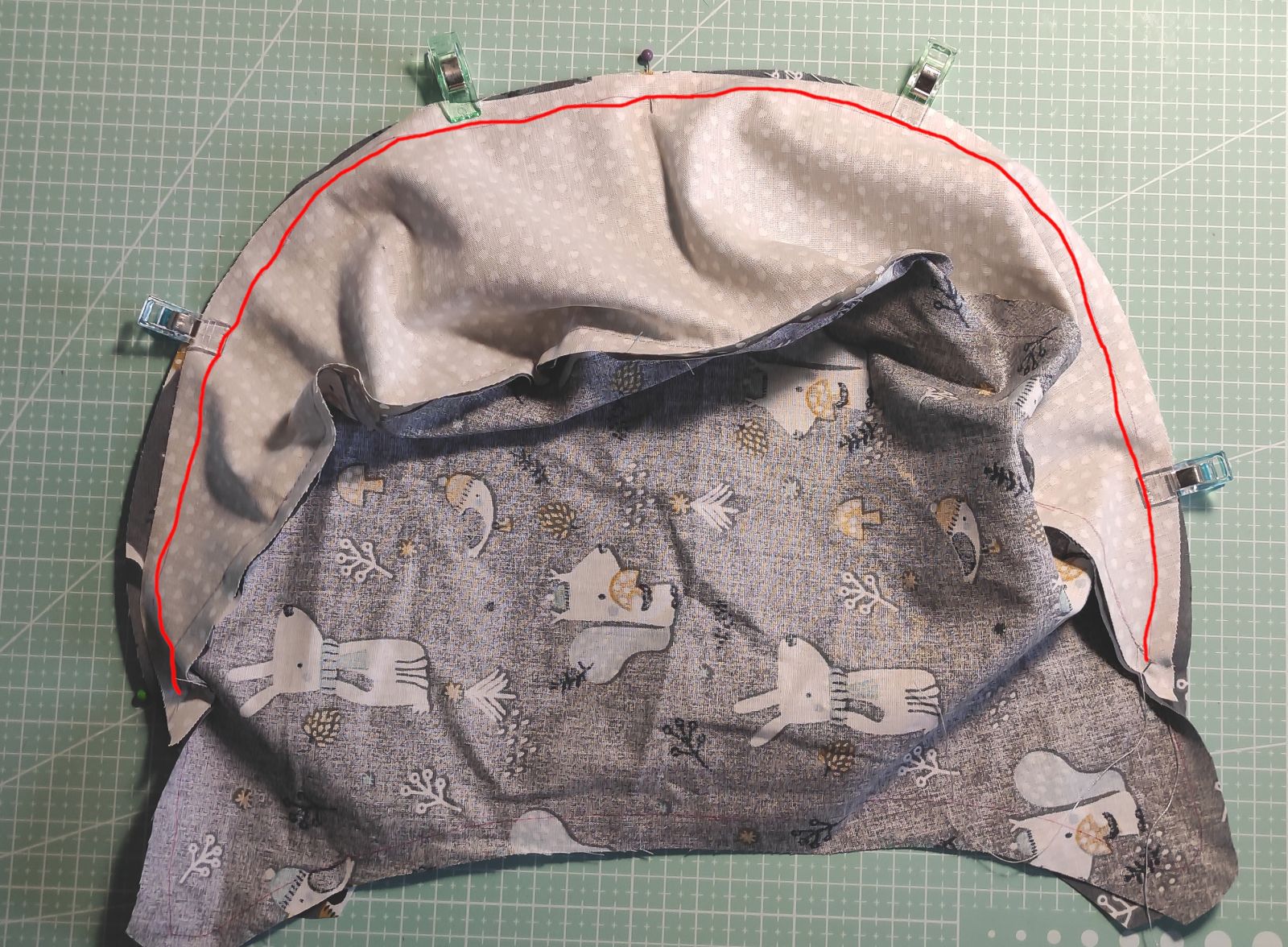 Blog content image for 'Free sewing instructions with pattern for a wedge cushion / pregnancy cushion'