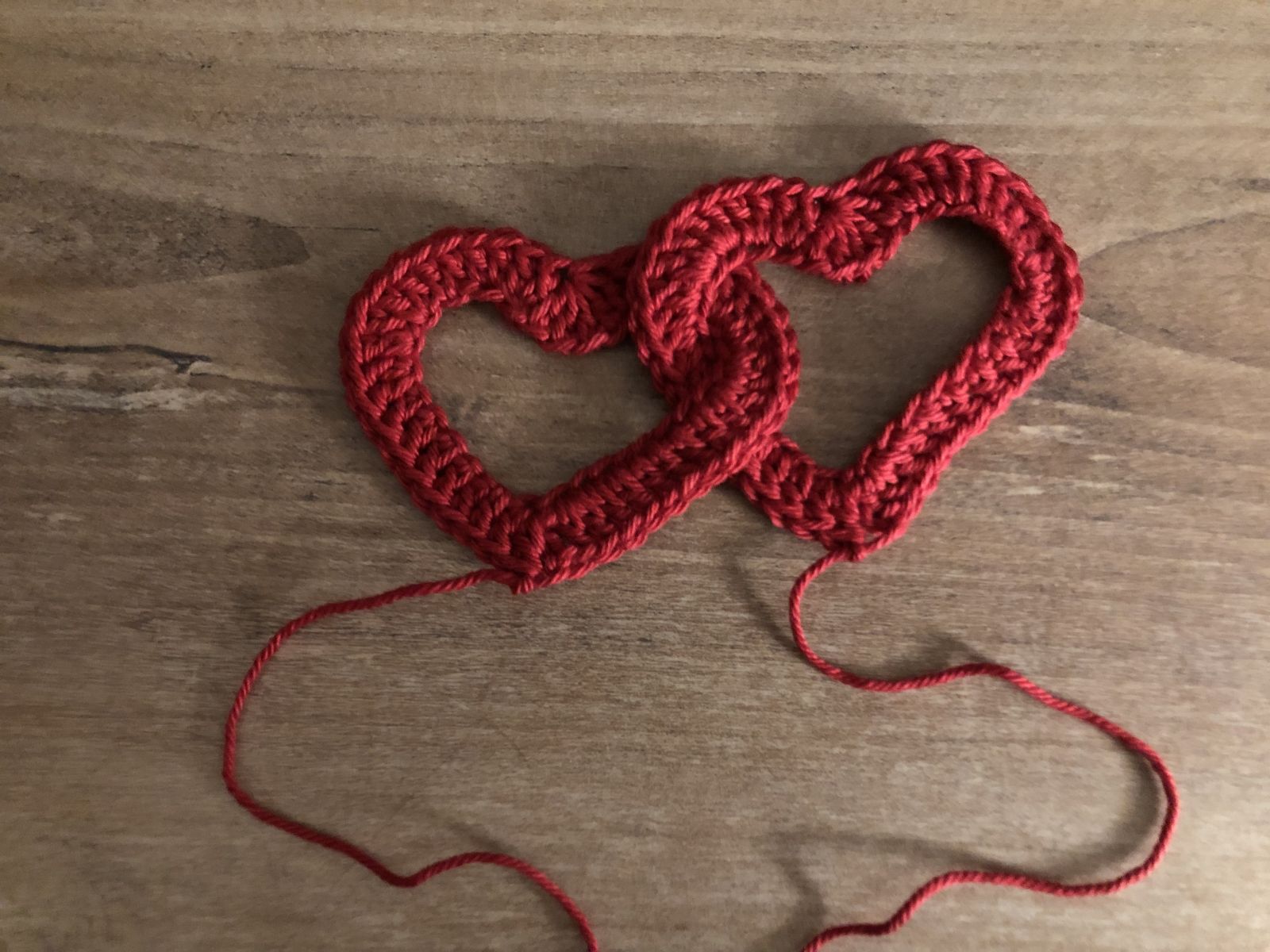 Blog-Inhaltsbild für 'Crochet a loveletter holder with lots of love'