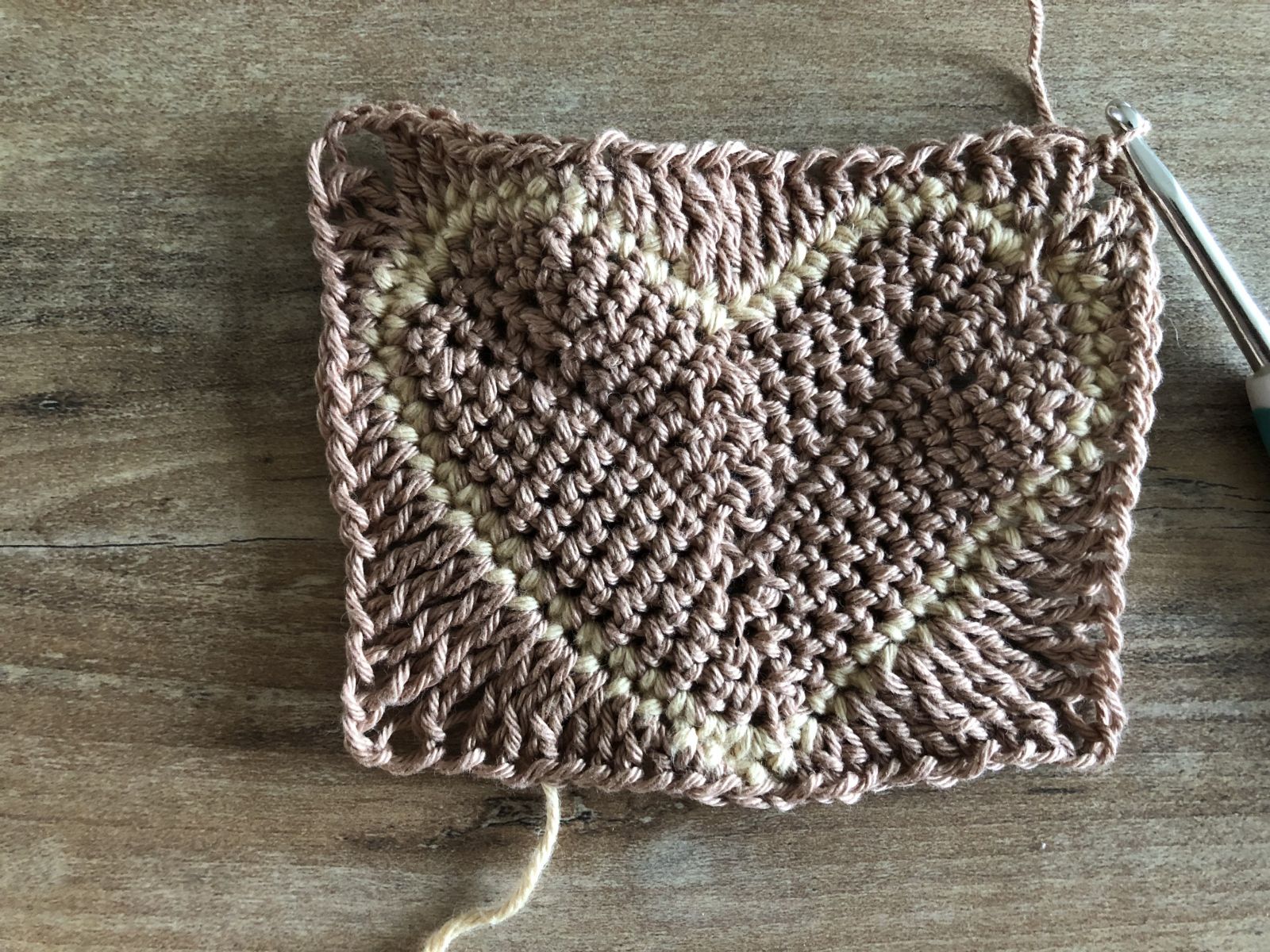 Blog-Inhaltsbild für 'Crochet washcloths - tips and tricks for baby care'