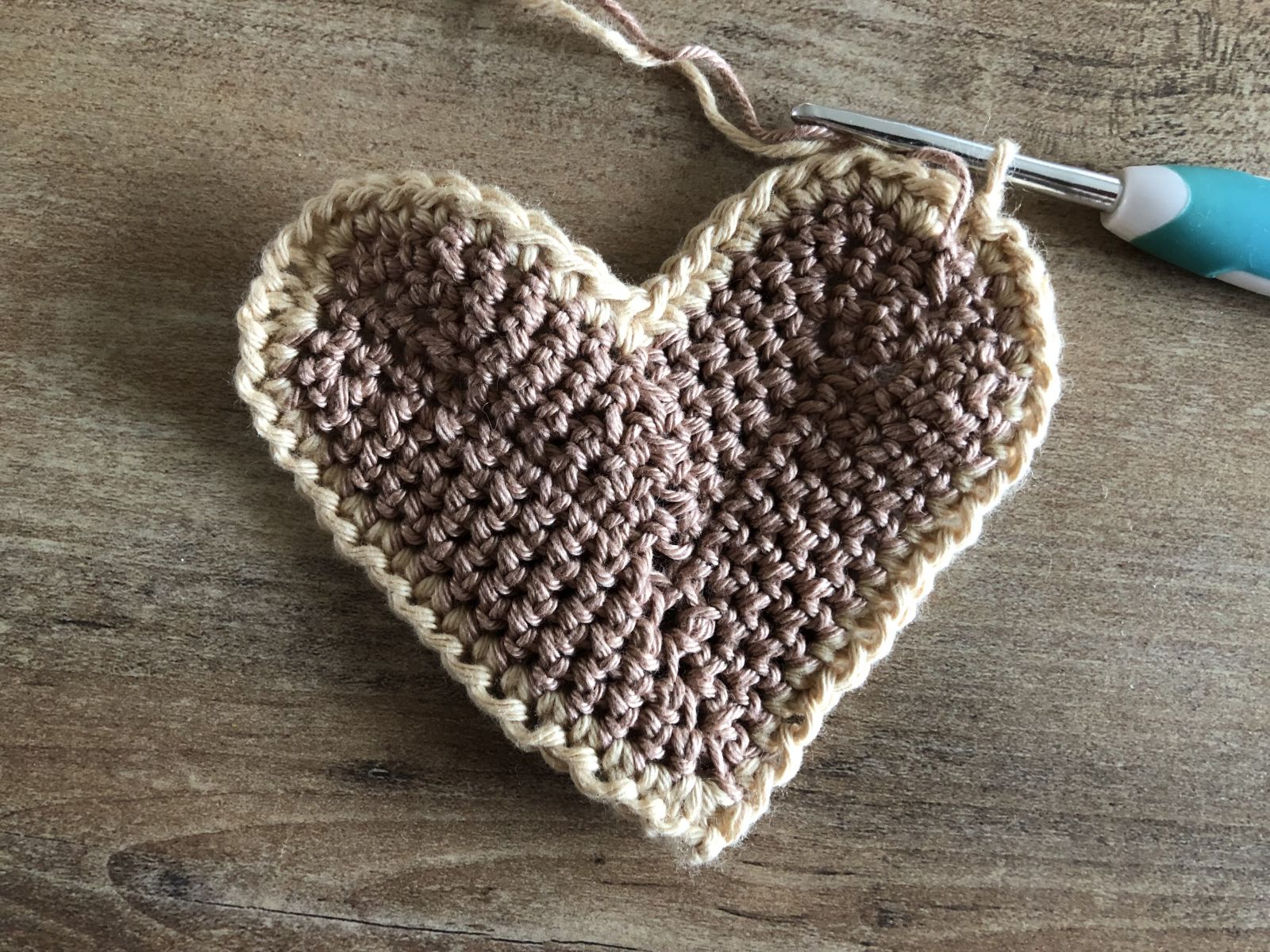 Blog-Inhaltsbild für 'Crochet washcloths - tips and tricks for baby care'