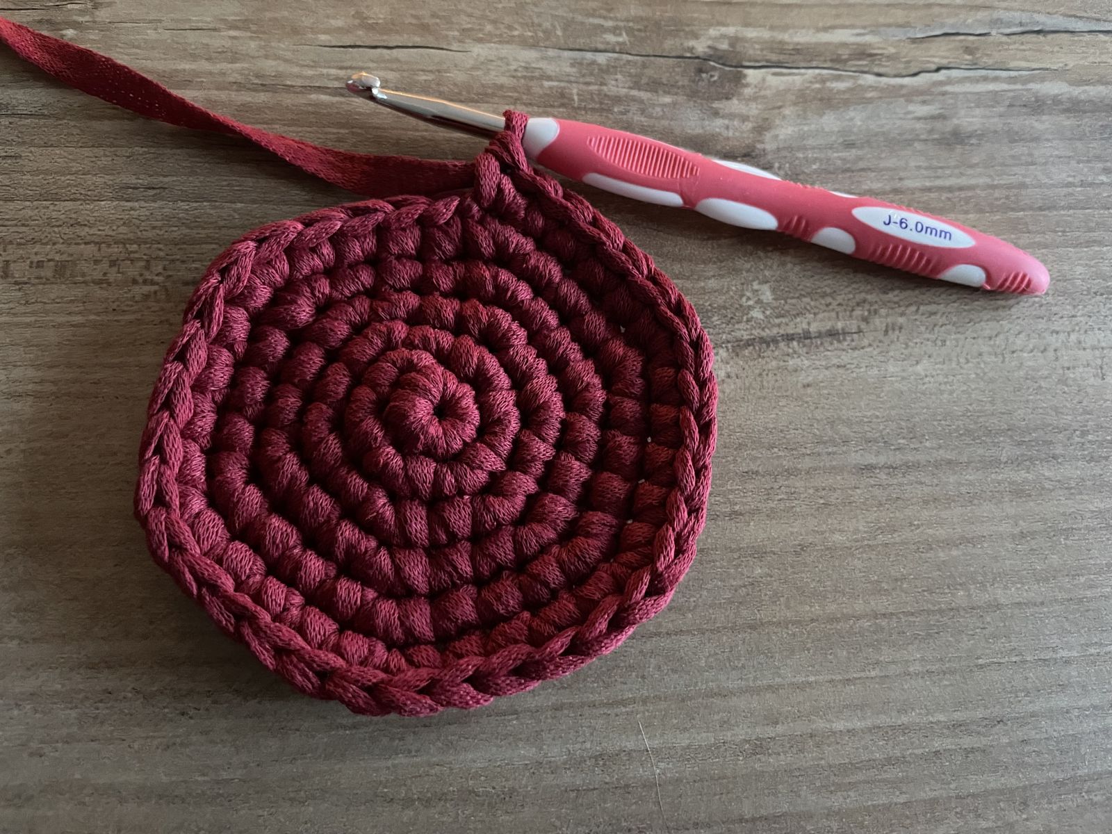 Blog content image for 'Crochet Santa Pants as gift wrapping or decorative bowl'