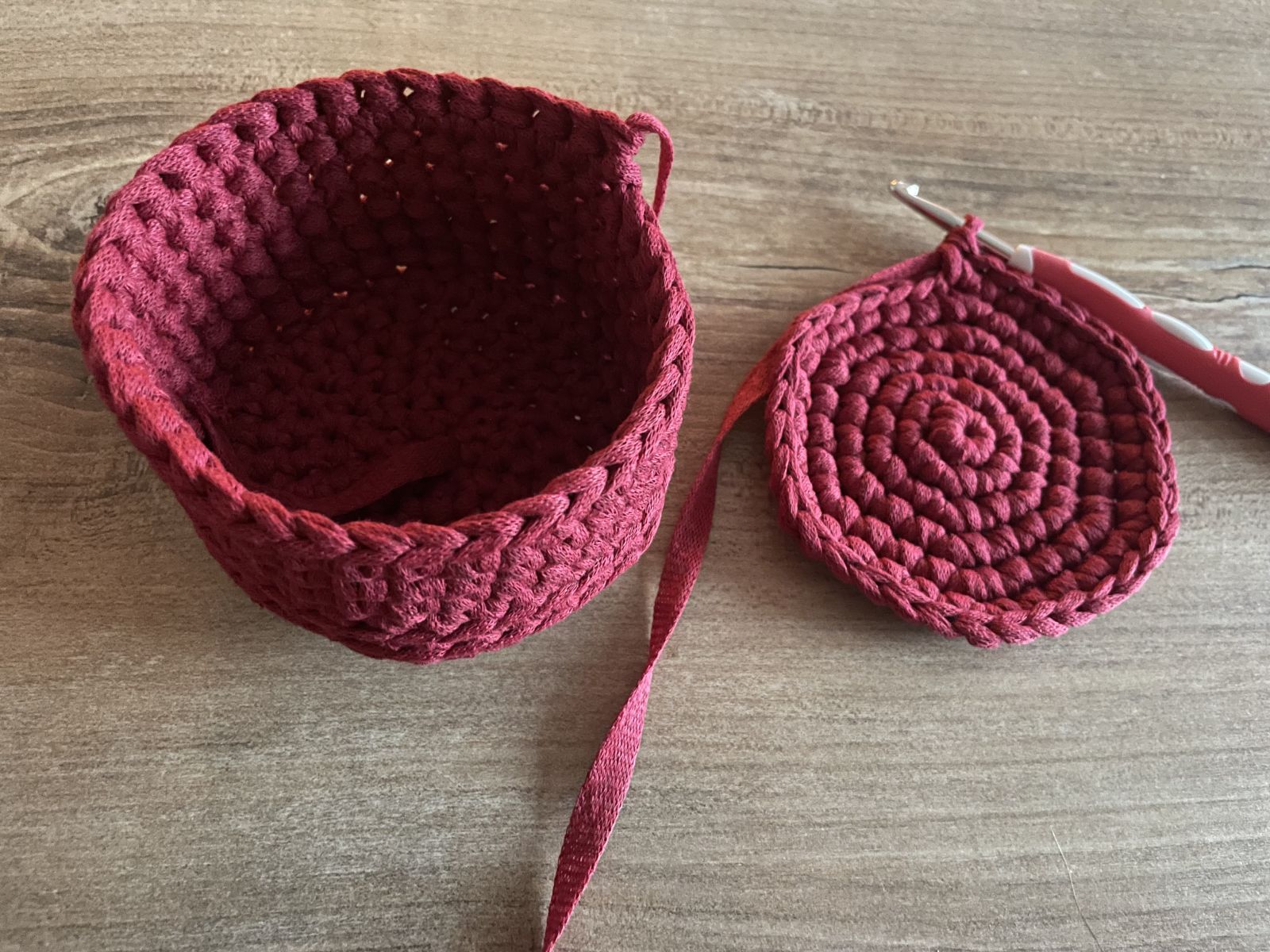 Blog content image for 'Crochet Santa Pants as gift wrapping or decorative bowl'