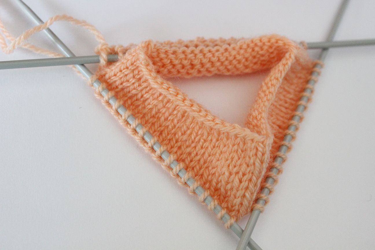 Blog content image for 'FREE Baby Pants Knitting Pattern'