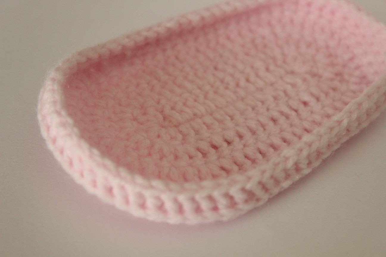 Blog content image for 'Bunny Baby Booties Crochet Pattern. FREE!'
