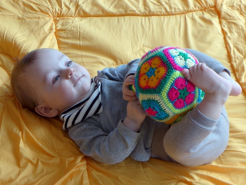 Blog-Inhaltsbild für 'Klingelball zum Spielen - Gratis Häkelanleitung'