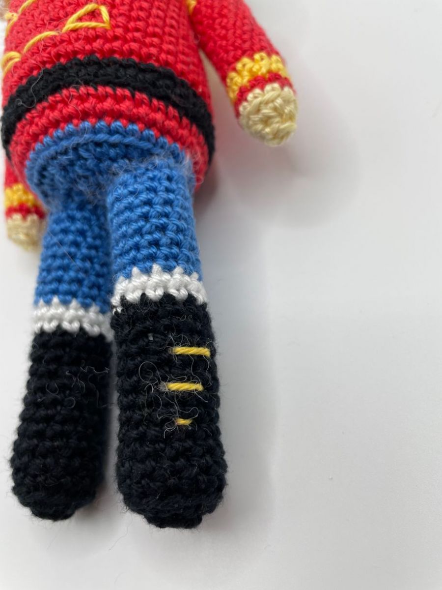 Blog-Inhaltsbild für 'Häkeln für Anfänger: Amigurumi-Nussknacker mit kostenloser Anleitung'