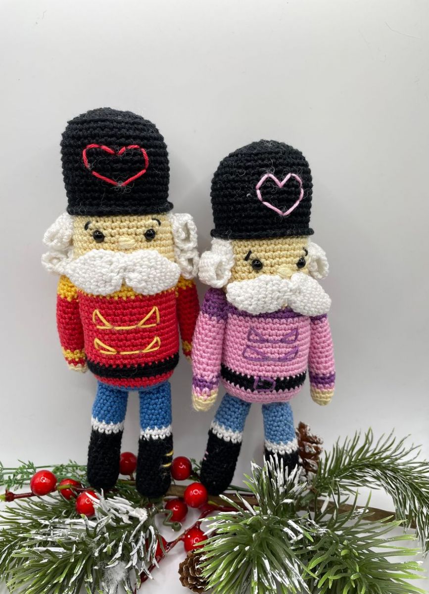 Blog-Inhaltsbild für 'Häkeln für Anfänger: Amigurumi-Nussknacker mit kostenloser Anleitung'