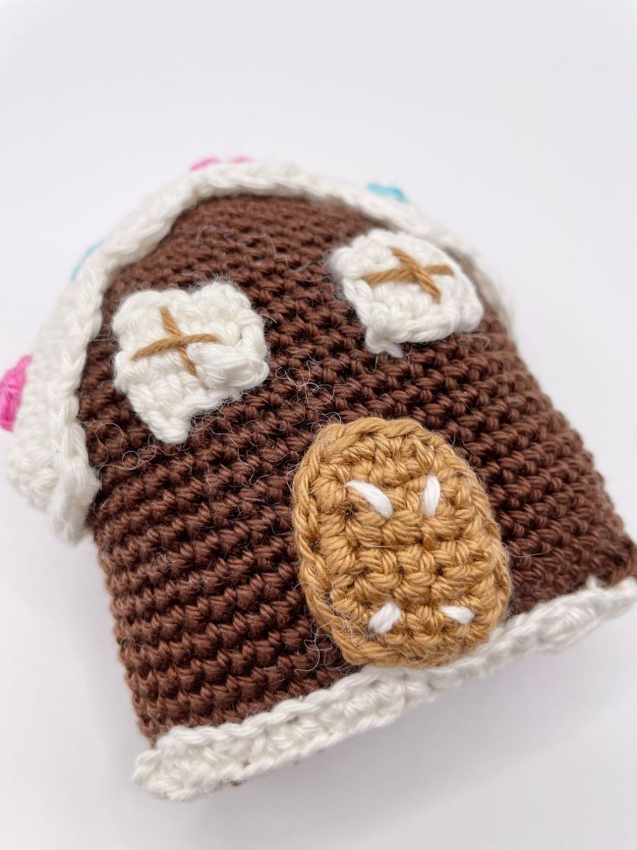 Blog content image for 'Einsteigerfreundliche Amigurumi-Anleitung: Süßes Lebkuchenhaus selbst gemacht'