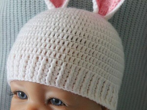 FREE Bunny Baby Hat Crochet Pattern