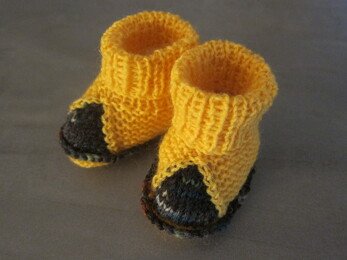 Super einfache Anleitung. Habe schon viele andere Babyschuhe gehäkelt/gestrickt, aber hier ist ein NEUES Modell entworfen worden.