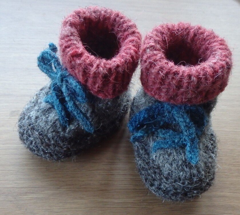 Knitting pattern - Baby Booties „My First Sneakers“