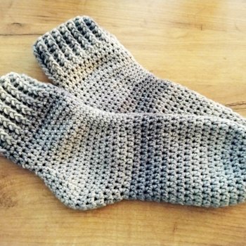 Habe die Socken in Größe 43/44 gearbeitet, hat sehr gut geklappt, tolle Anleitung