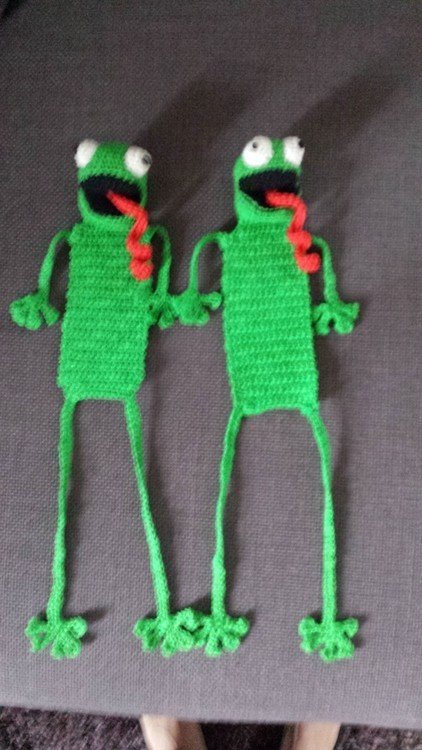 Amigurumi Crochet Frog Bookmark