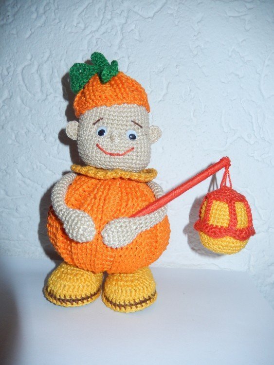 Häkelanleitung Kürbismännchen Amigurumi 