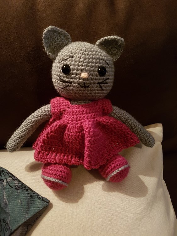 Amigurumi Katze mit Rüschen Kleid 17 cm Groß ( 19 cm mit Ohren )