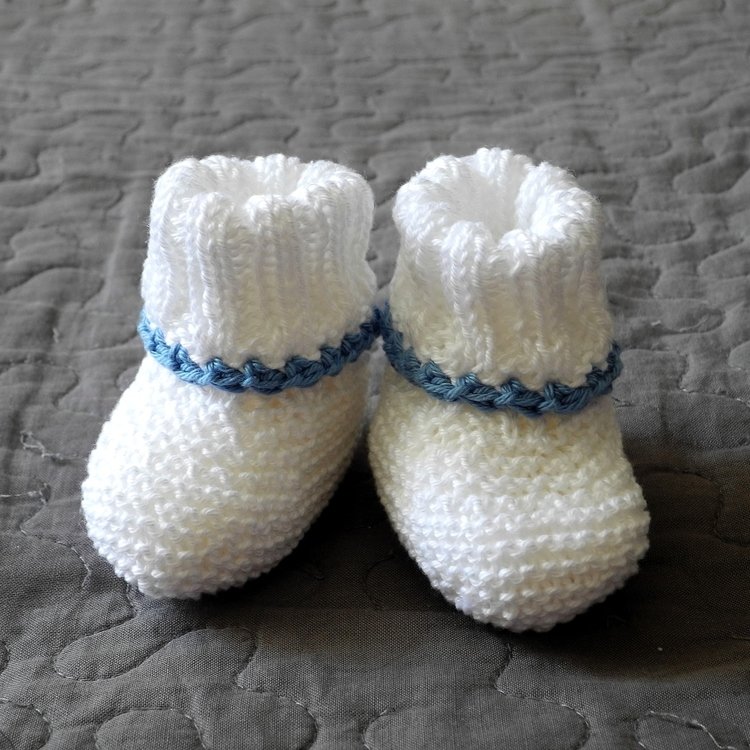 Knitting Pattern – BABY BOOTEES basic – No.168E-3