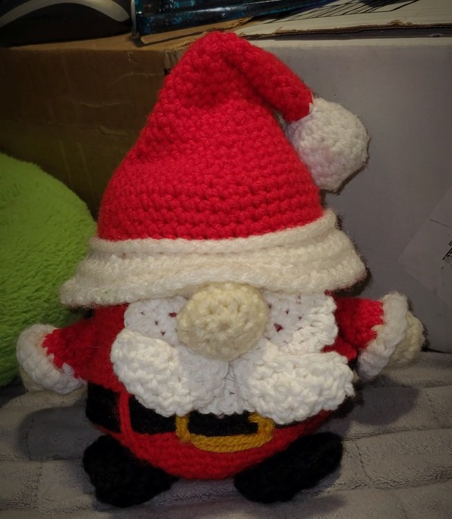 Santa Gnome - Crochet Pattern