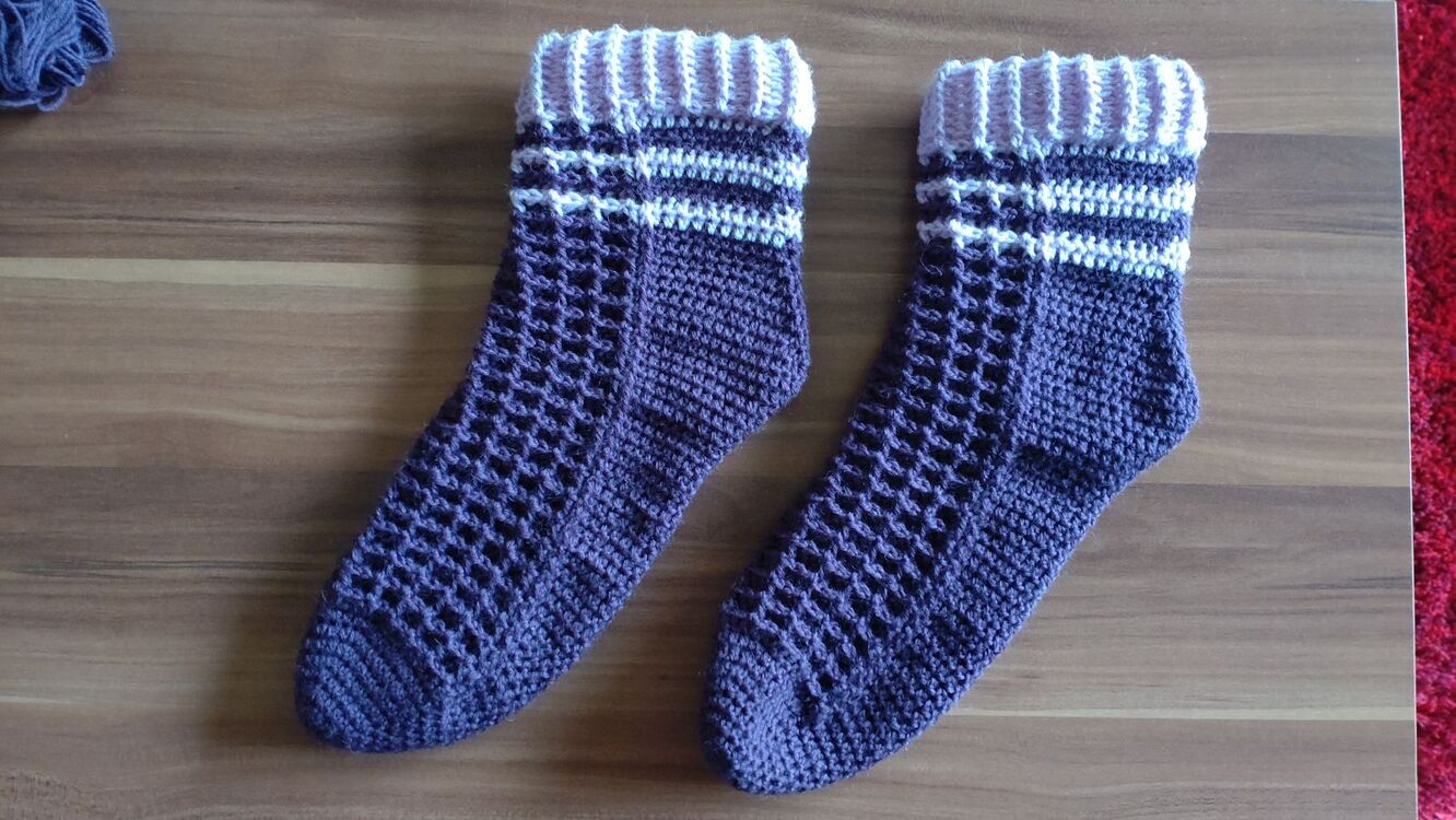 EasySoks13 Häkelanleitung für Kuschelsocken mit Waffelmuster