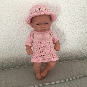 Habe noch ein Outfit für meine Enkelins Puppe gestrickt ❤️