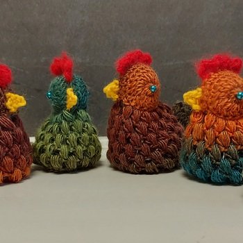 Hallo ihr Lieben,
bei hobbii.de gibt es wieder einen neuen Wettbewerb.
Diesmal hab ich die Eierwärmer 🐔, die ich euch im Frühjahr vorgestellt habe, ins Rennen geschickt.
Ich würde mich sehr freuen, wenn ihr für sie votet. 😻
hobbii.de/competitions/stricken-und-hakeln-fur-zuhause-wettbewerb/participants/99f51c73-92d5-4cc7-a093-defb5635ded4
Liebe Grüße
eure Sylke